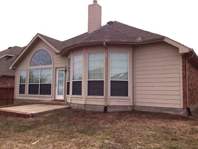 Building Photo - 6215 Crestmont Ln