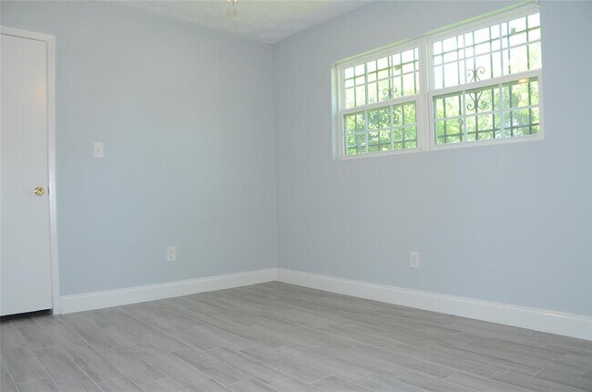 Building Photo - 6502 Briar Terrace Dr