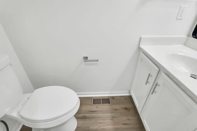 Building Photo - 3115 Omega Dr