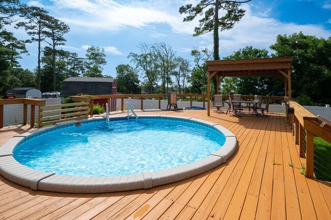 Building Photo - PERFECT OFF-SEASON MONTHLY GETAWAY