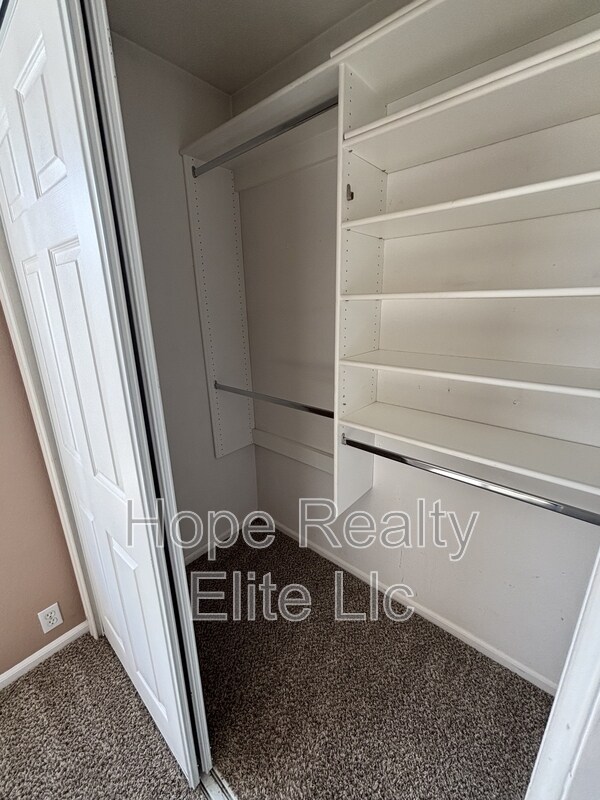 Building Photo - 7640 Fiona Ln