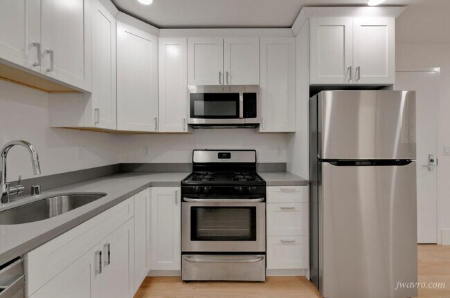 Building Photo - 422 Cole St