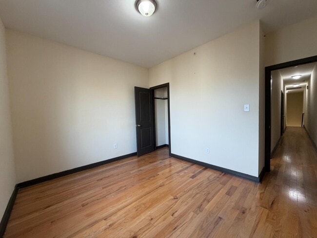 Building Photo - 1911 N Gratz St