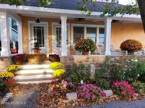 Building Photo - 504 Emory St