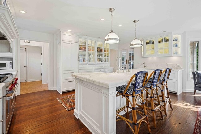 Building Photo - 5969 N Shore Dr