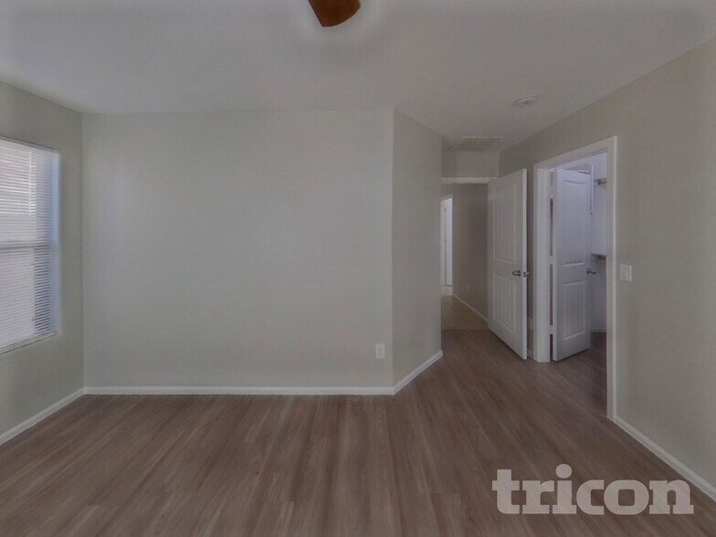 Building Photo - 40399 W Thornberry Ln