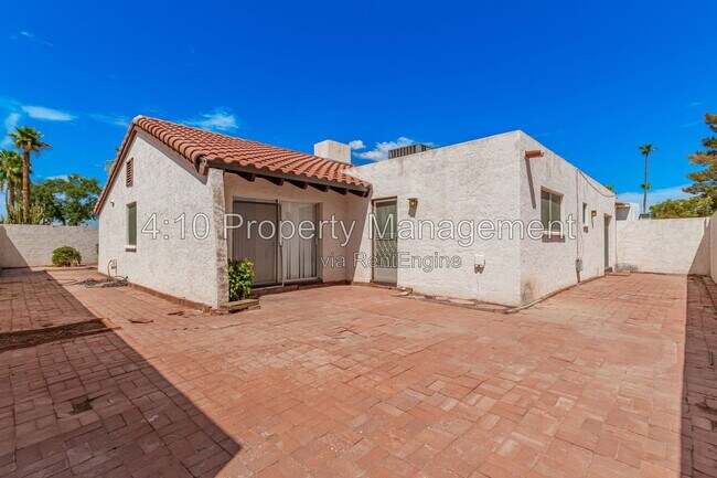 Building Photo - 2063 E Aspen Dr