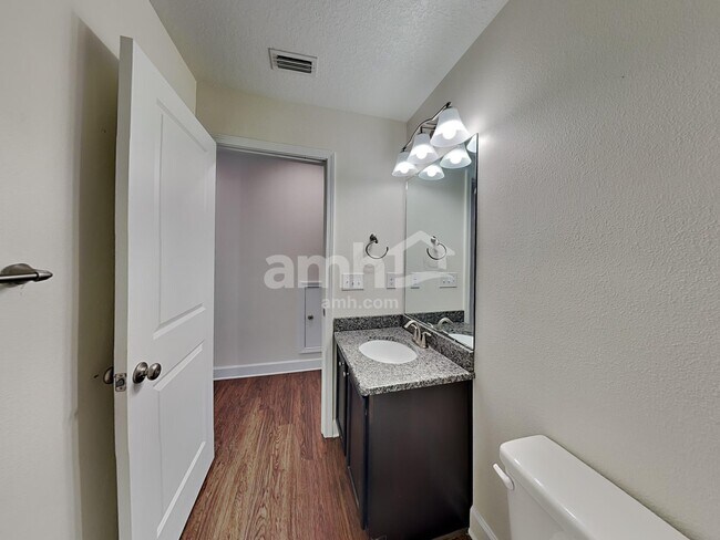 Building Photo - 313 Pine Terrace Dr