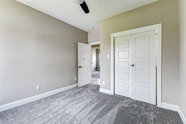 Building Photo - 5854 Southville St