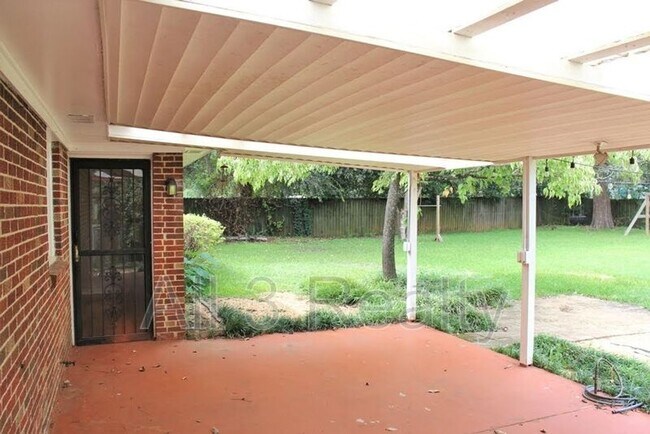 Building Photo - 3561 Prince George Dr