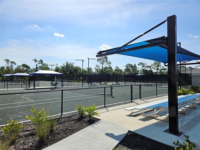 Building Photo - 12470 Wellen Golf St