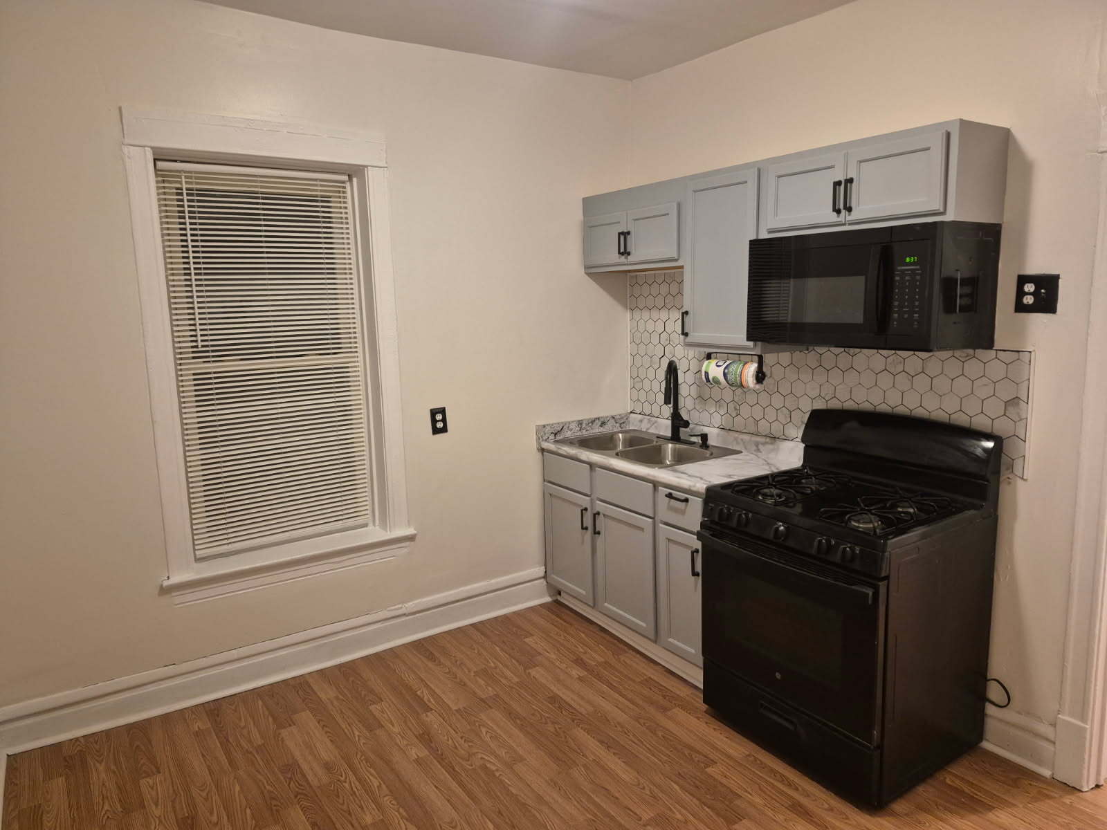 Kitchen - 1244 E 70th St