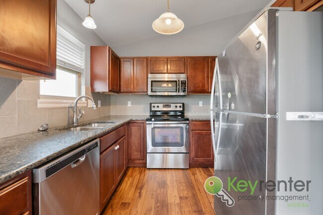 Building Photo - 2401-2403 E Coolwater St Duplex