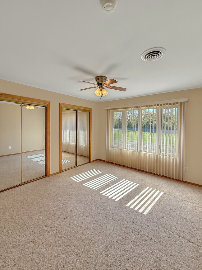 Building Photo - 33053 Pamrich Dr