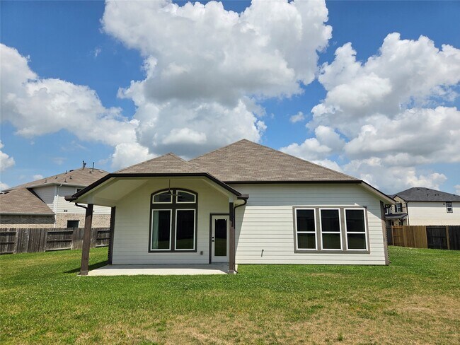 Building Photo - 14303 Pecan Maple Dr