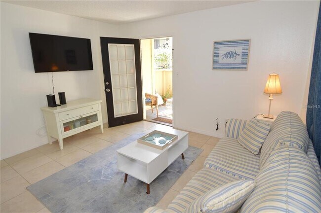 Building Photo - 8625 Mallard Reserve Dr