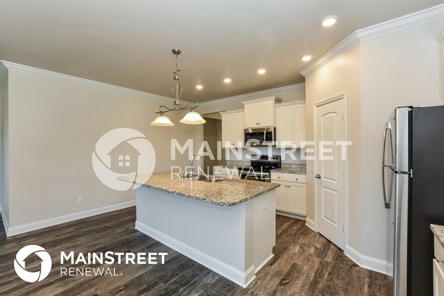 Building Photo - 303 Addison Ct