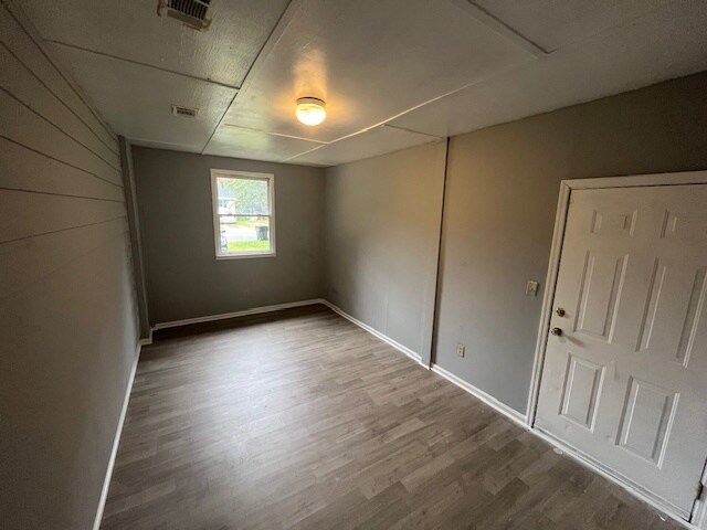 Building Photo - 204 Ravenwood Way