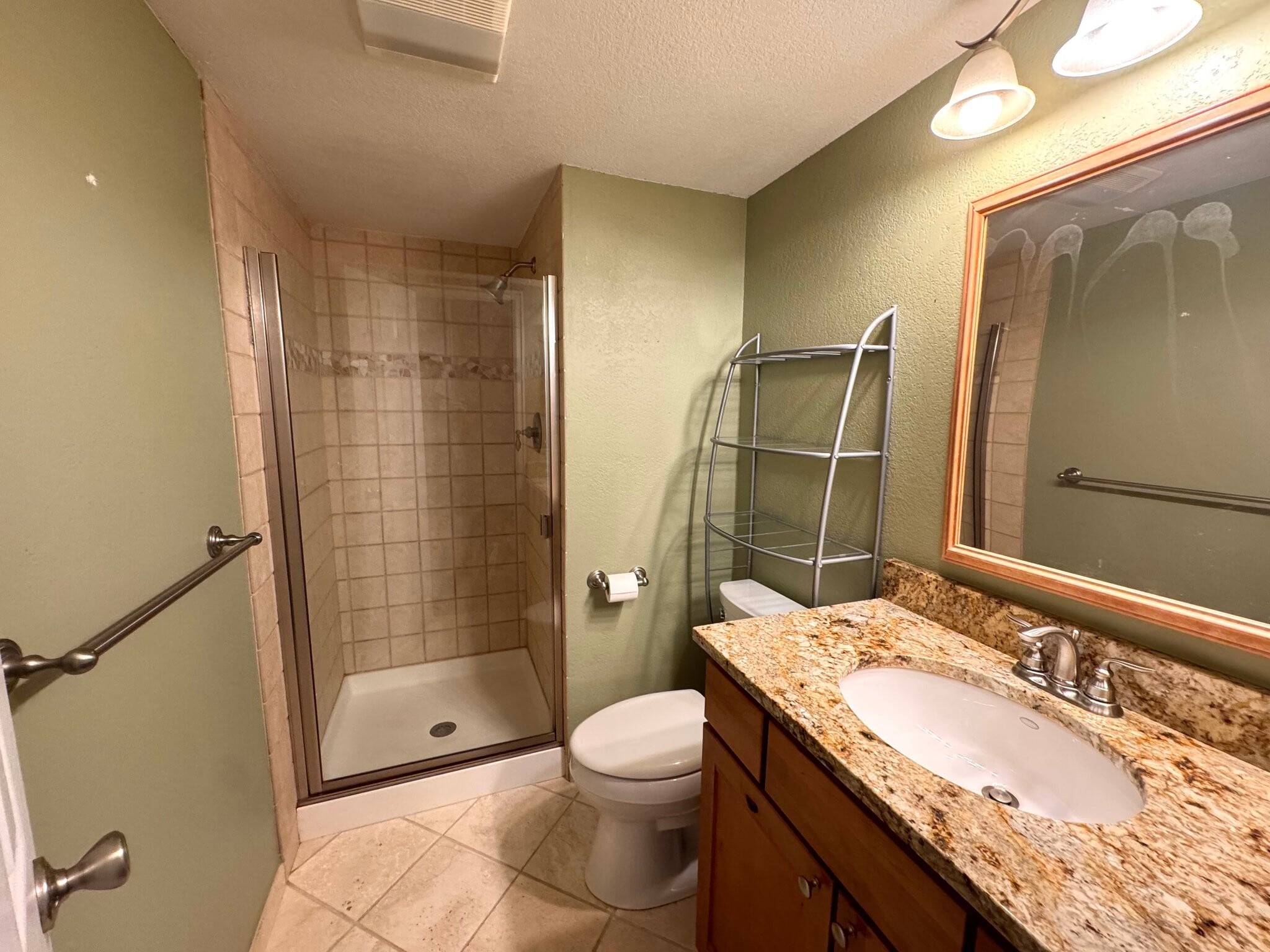 Building Photo - 6048 Gunbarrel Ave