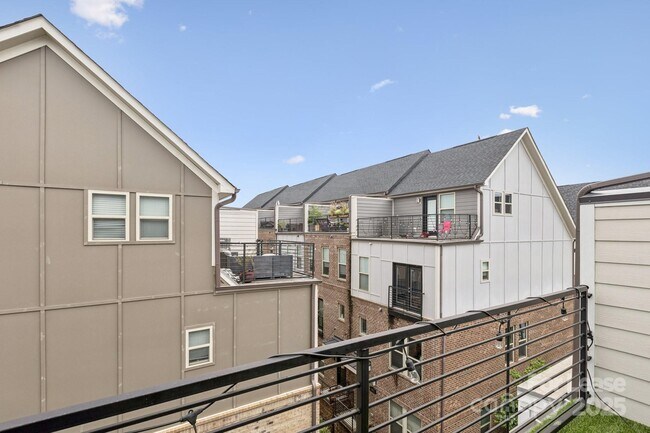 Building Photo - 12106 Brooklyn Ave