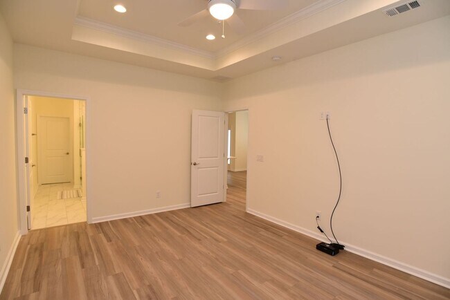 Building Photo - Charming Town Home Available