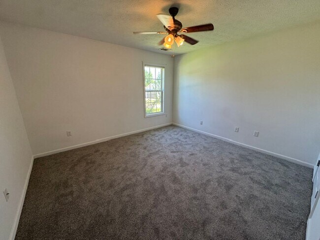 Building Photo - 100 Talley Branch Ct