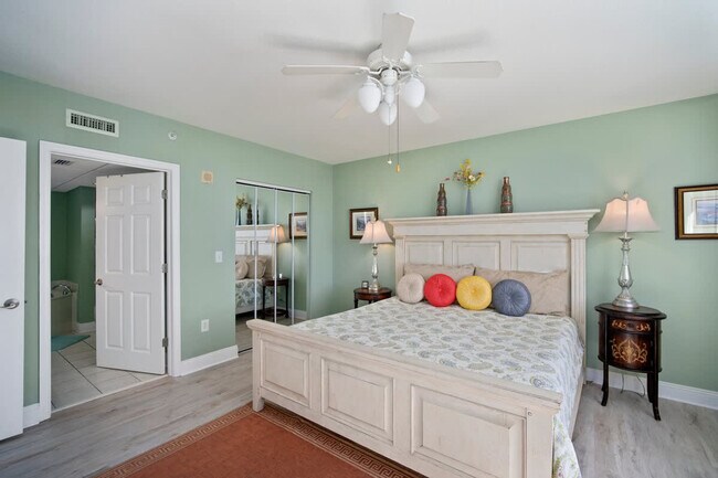 Building Photo - 14825C2 Front Beach Rd