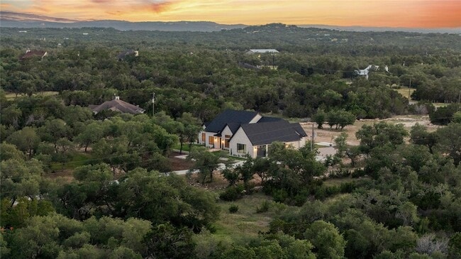 Building Photo - 208 Stonegate Ln