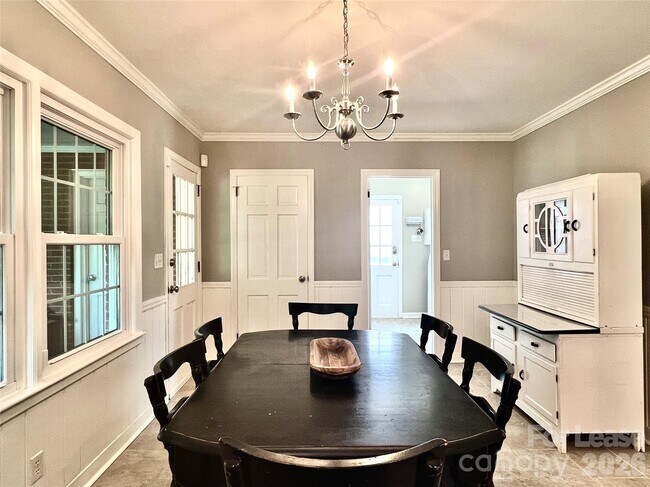 Building Photo - 6840 Newhall Rd