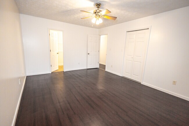 Building Photo - 8791 Freedom Way