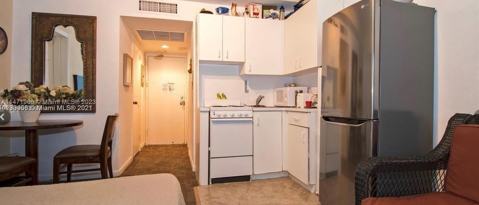 Building Photo - 6345 Collins Ave