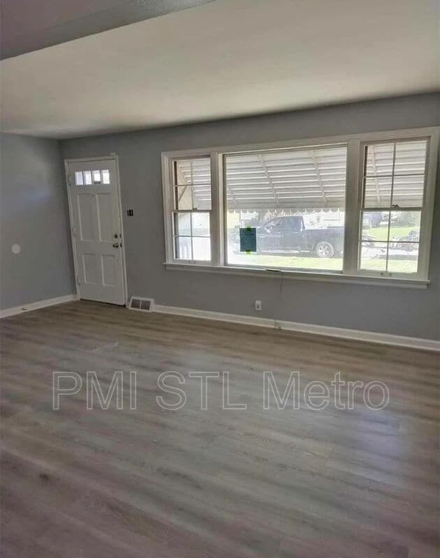 Building Photo - 8146 Rector Dr