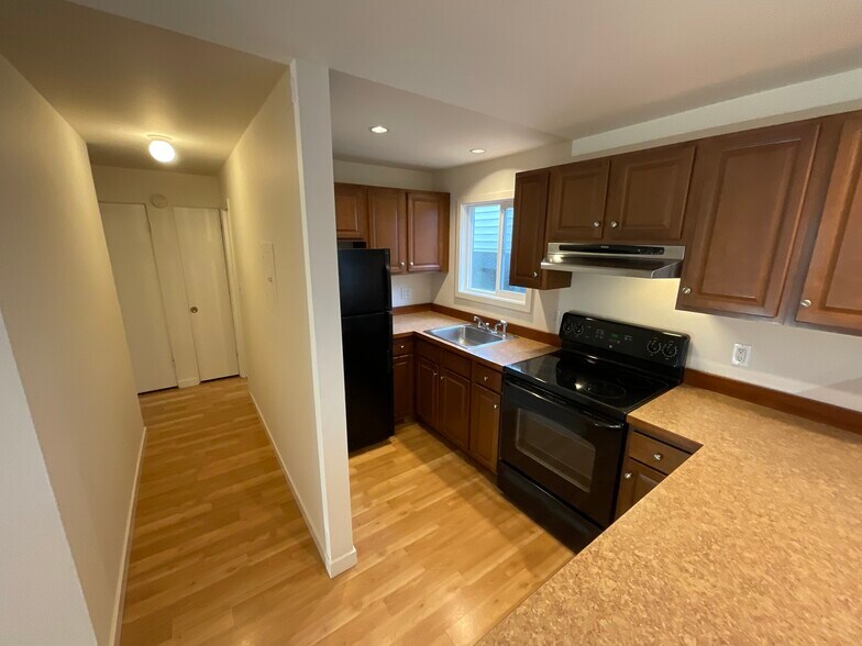 Primary Photo - 935 N 85th St