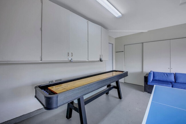 Building Photo - 2230 Tamarisk Rd