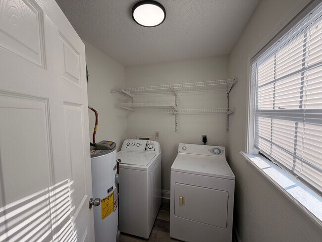 Building Photo - 1538 Mansfield Dr