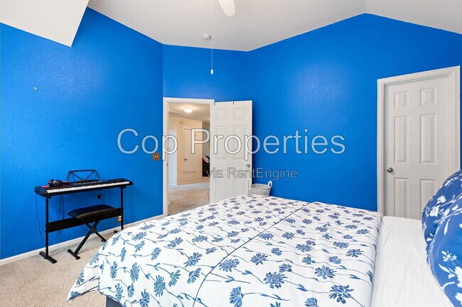 Building Photo - 1306 Alpine Pond