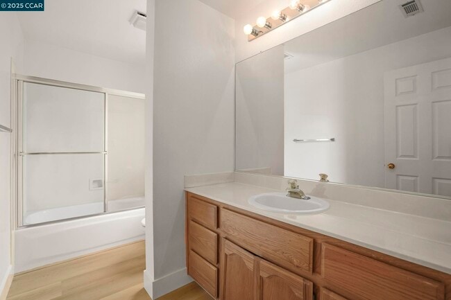 Building Photo - 903 Arrowhead Terrace