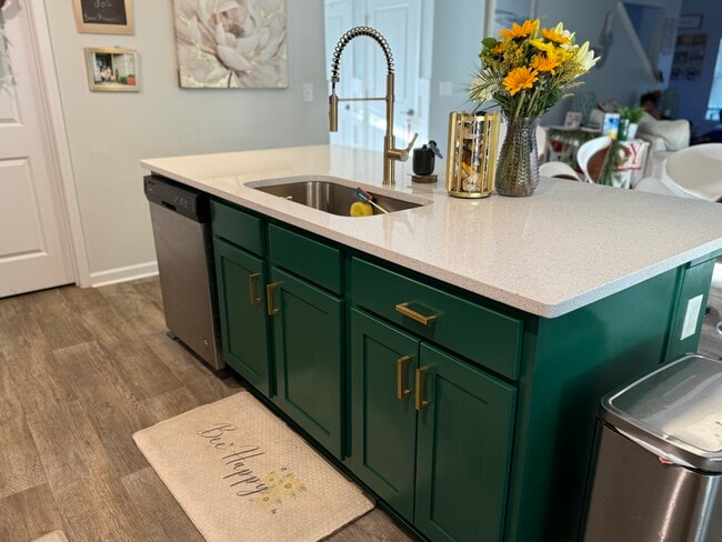 Building Photo - 9339 Vineyard Grove Ln NE