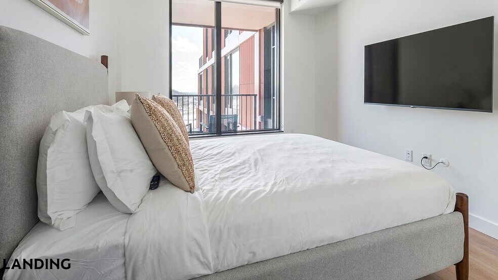 Building Photo - 632 Howard Rd SE