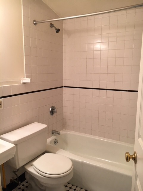 Tile bath with tub shower - 31 Boltwood Walk