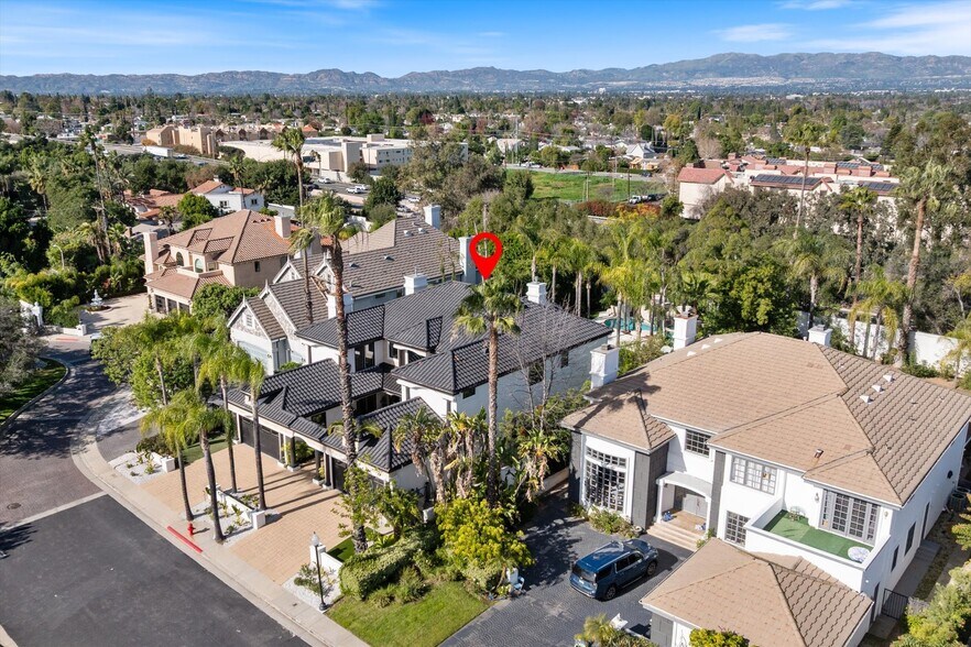 Building Photo - 17437 Oak Creek Ct