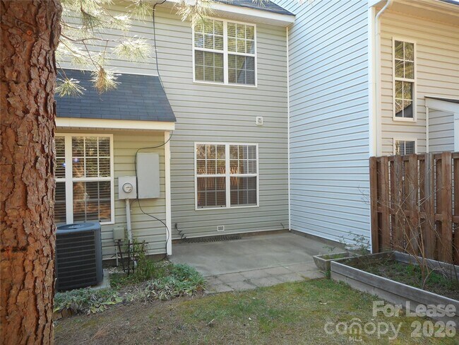 Building Photo - 9629 Elizabeth Townes Ln