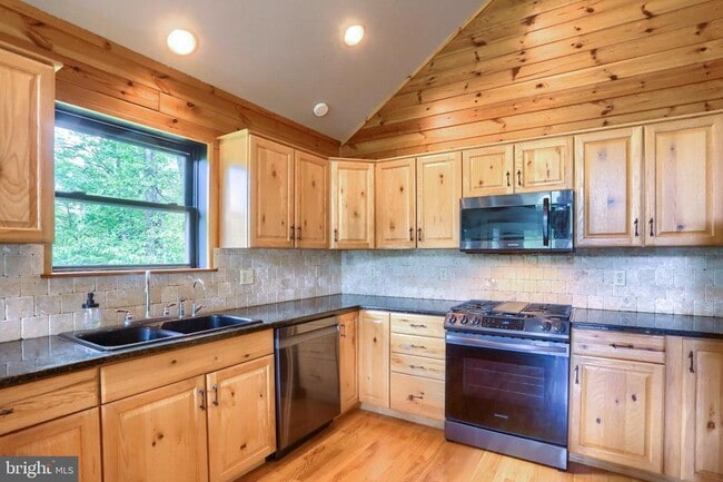 Building Photo - 125 Pebble Beach Dr