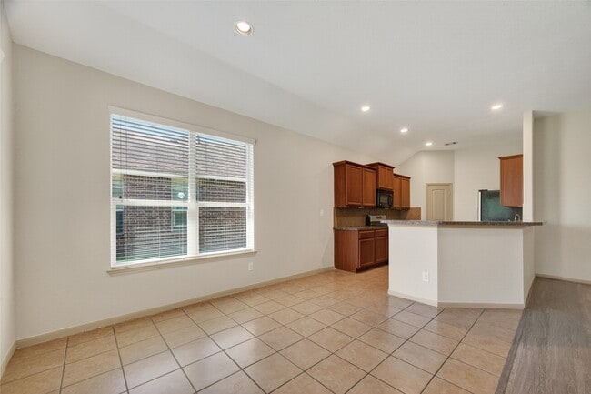 Building Photo - 5950 Carpenters Hollow Court