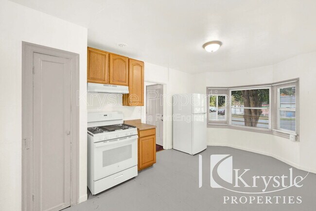 Building Photo - 241 Mayo Ave