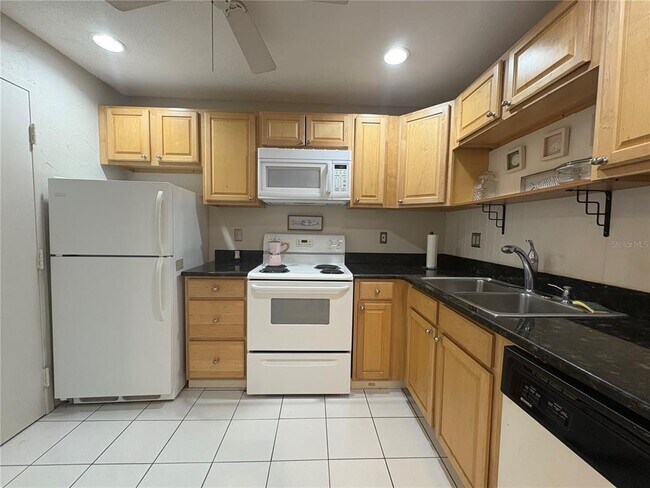 Building Photo - 2700 Bayshore Blvd