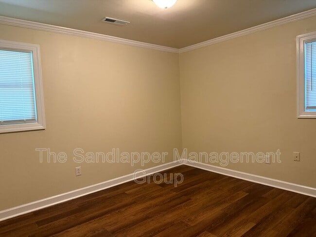 Building Photo - 2214 Van Buren Ave