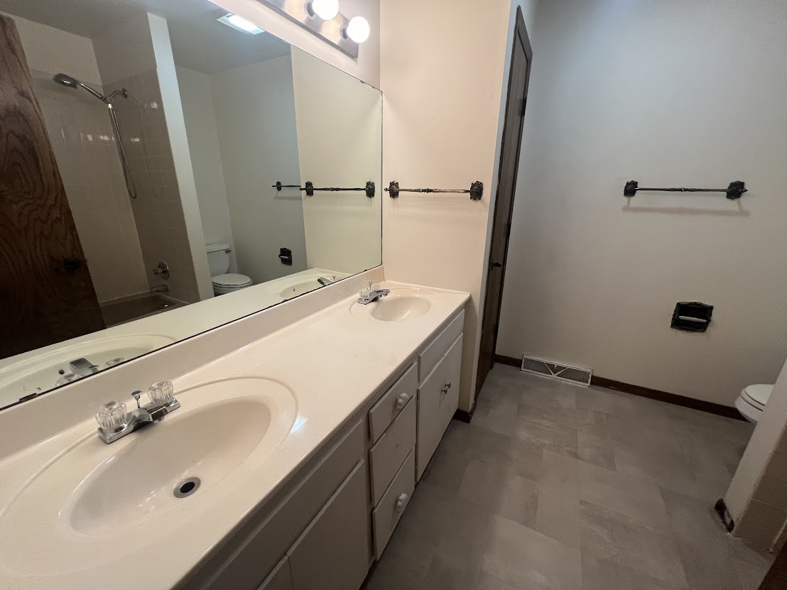 Building Photo - 7313 Farmington Way