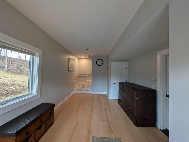 Building Photo - 274 Ragged Mountain Rd