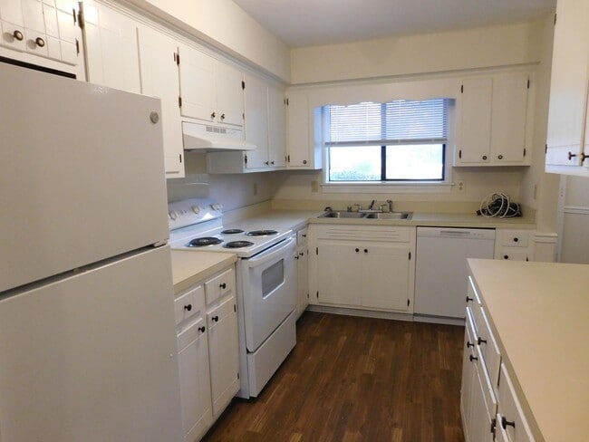 Building Photo - 1509 College Way